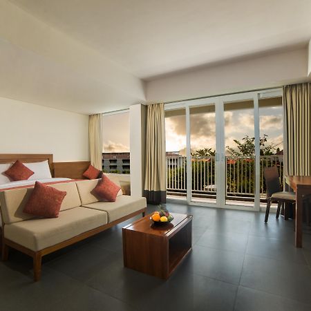 Paragon Hotel Seminyak Экстерьер фото